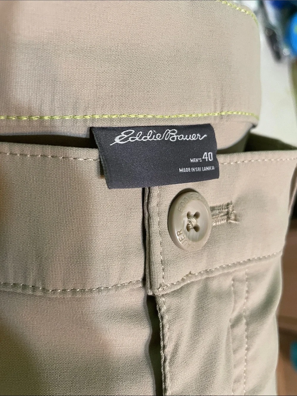 Men's Eddie Bauer Tech Traveler Shorts Size 40 95% Nylon 5% Spandex